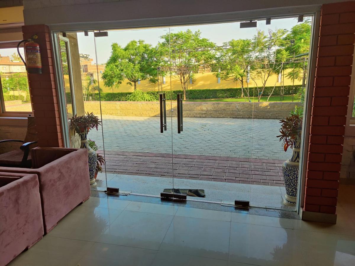 Brick Field Hotell Varanasi Exteriör bild